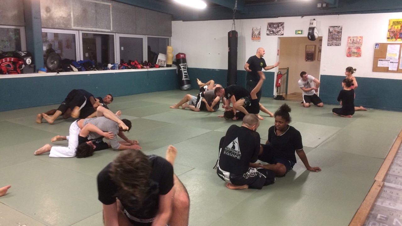 Combats au sol en MMA